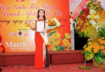 TOP 10 NỮ DOANH NHÂN TRẺ VIỆT NAM TÀI SẮC SÁNG TẠO 2015, TIÊU BIỂU CÓ CHỊ VÕ THỊ TUYẾT HÀ - TGĐ CÔNG TY SONG LONG KHÁNH HÒA